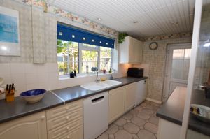 Kitchen- click for photo gallery